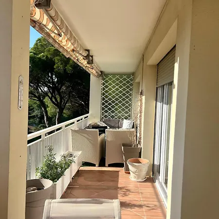 6 Personnes Сен-Рафаэль