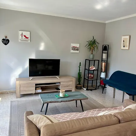 Apartment 6 Personnes